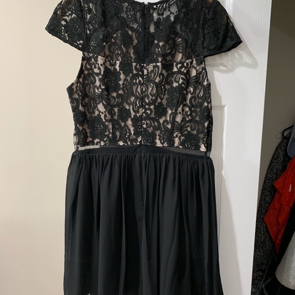 Mini Black and Lace Party Dress - Picture 2 of 4